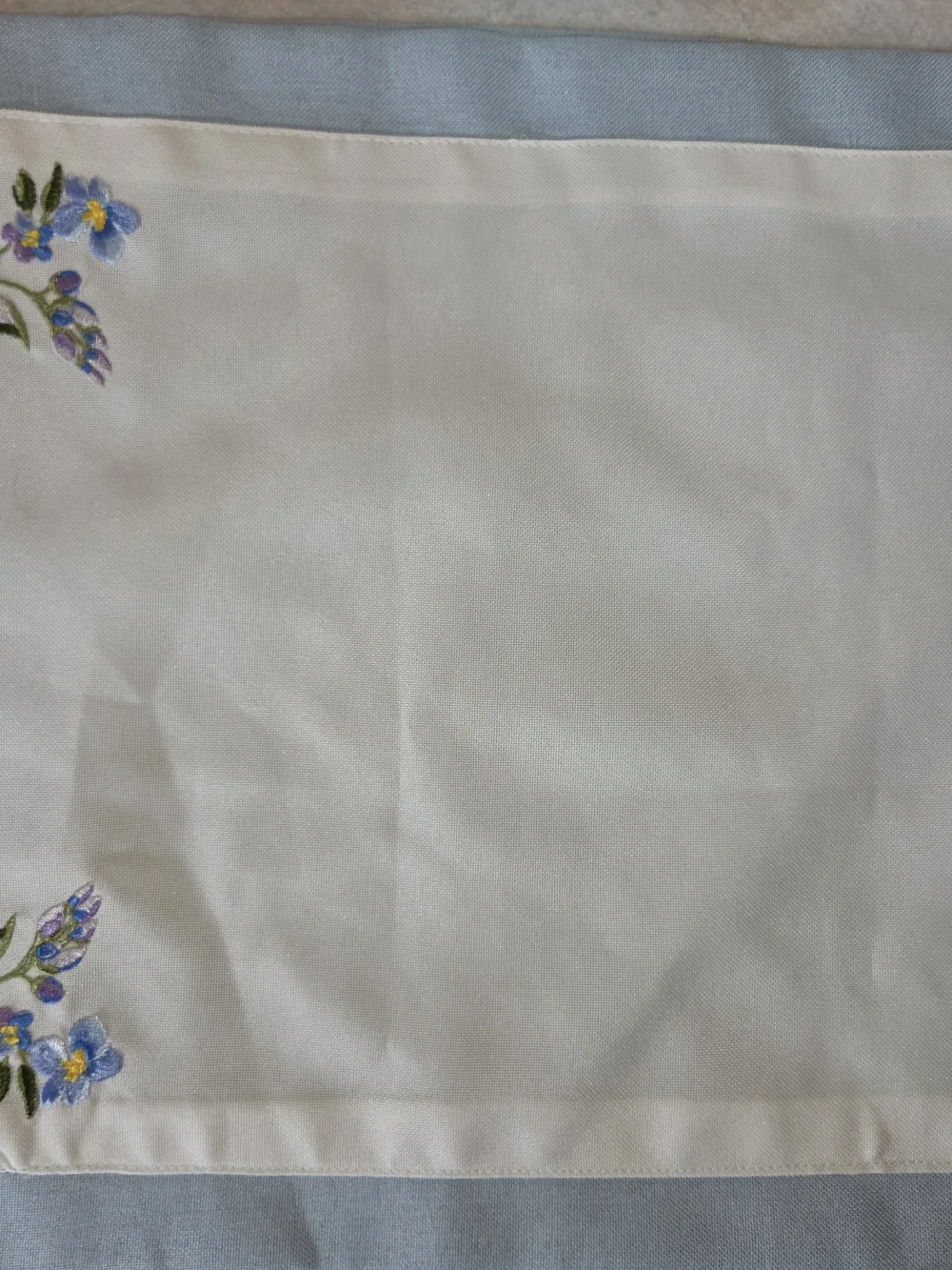 Charles Gallen Irish Home Textiles White W/blue Embroidered Flowers Table Runner